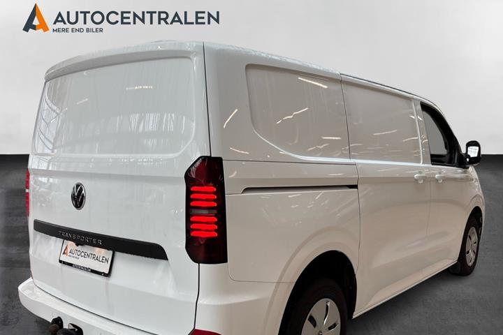 Hvid VW Transporter fra 2025