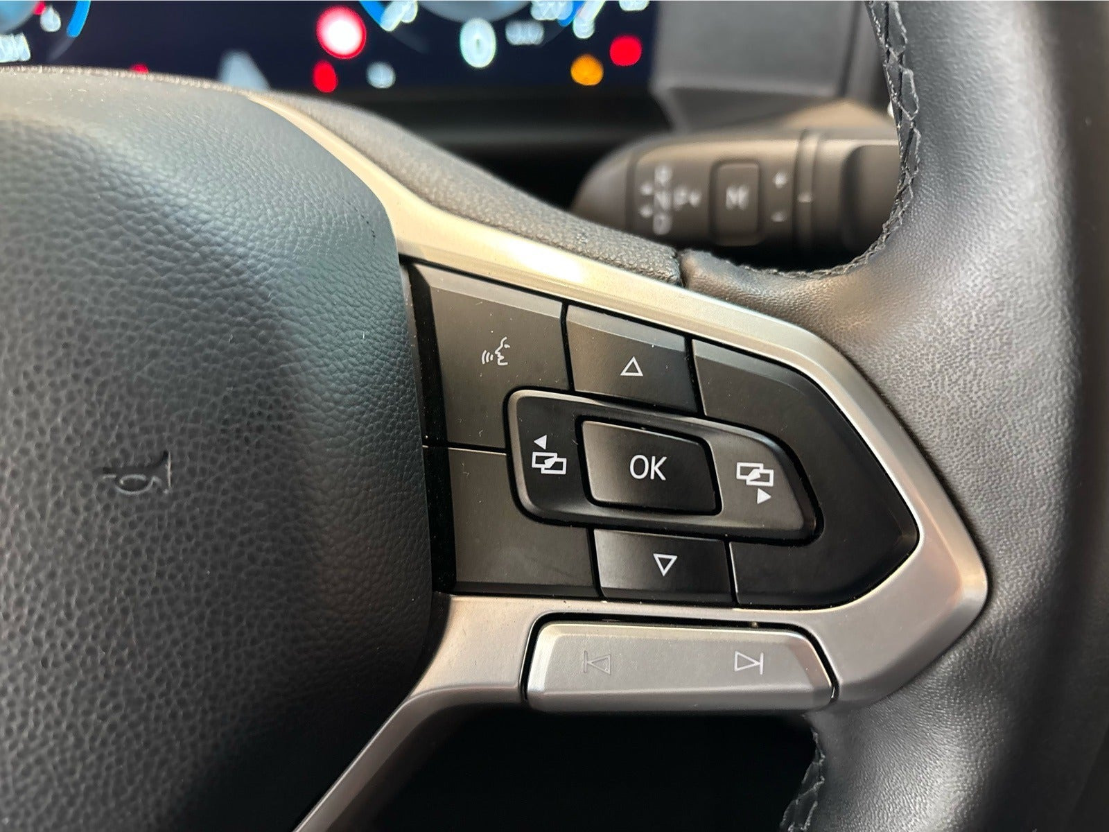 Hvid VW Transporter fra 2025