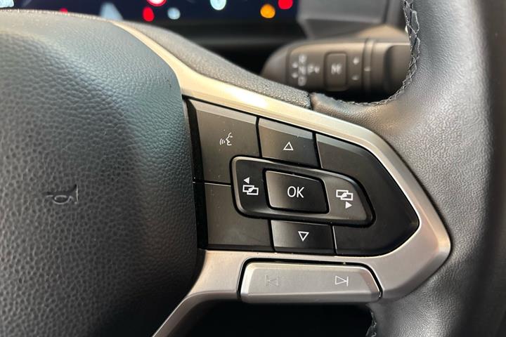 Hvid VW Transporter fra 2025