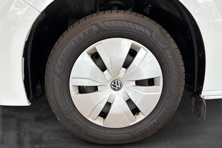 Hvid VW Transporter fra 2025