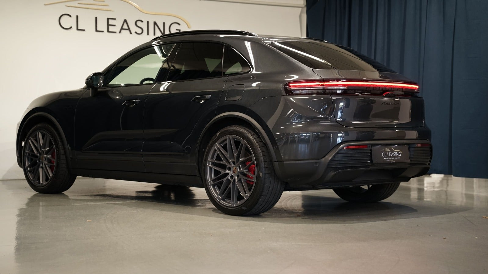 Grå Porsche Macan 4S fra 2025