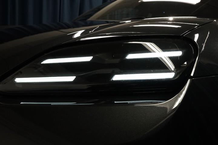 Grå Porsche Macan 4S fra 2025
