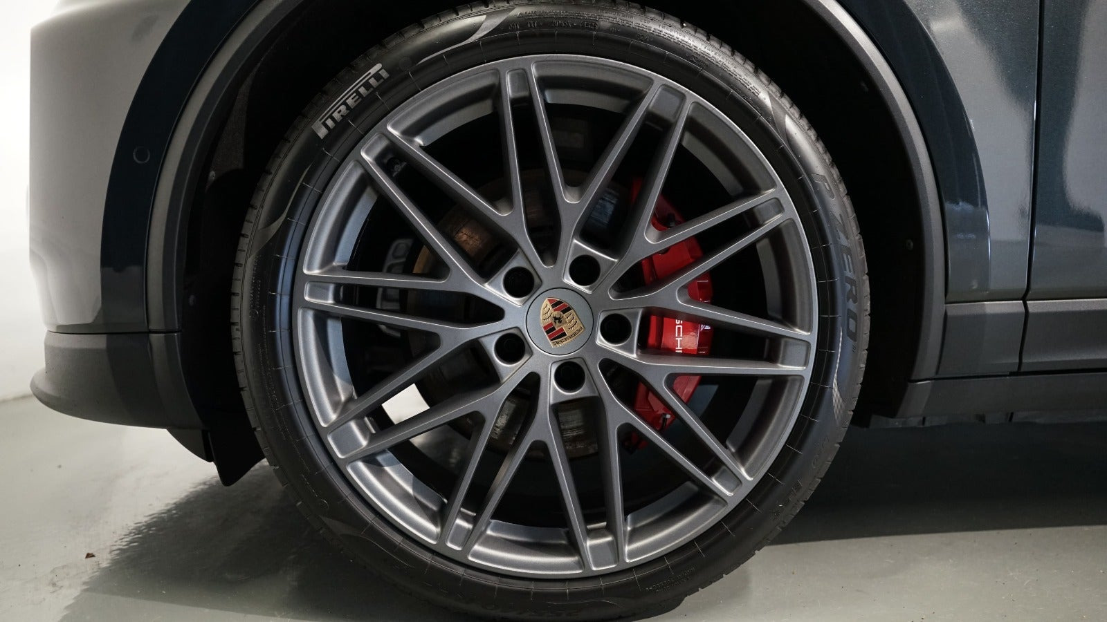 Grå Porsche Macan 4S fra 2025