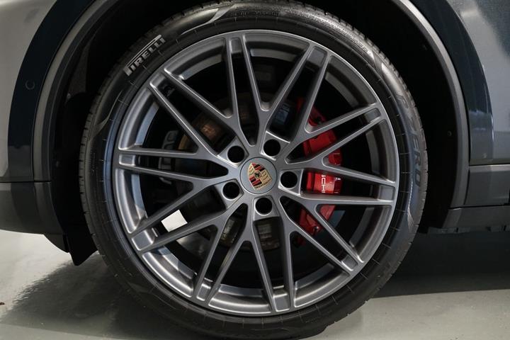 Grå Porsche Macan 4S fra 2025