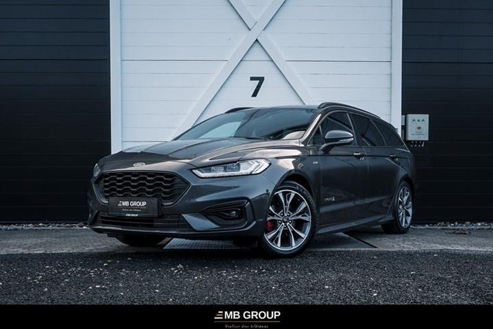 Grå Ford Mondeo fra 2020