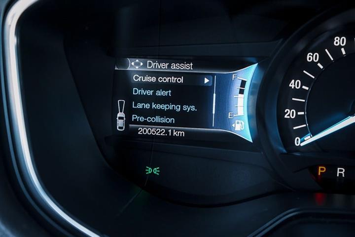 Grå Ford Mondeo fra 2020
