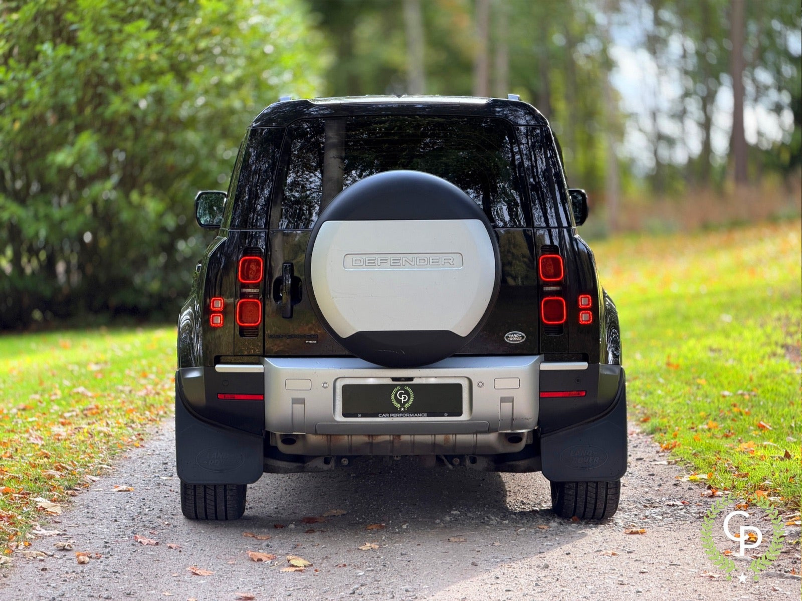 Sort Land Rover Defender 110 fra 2021