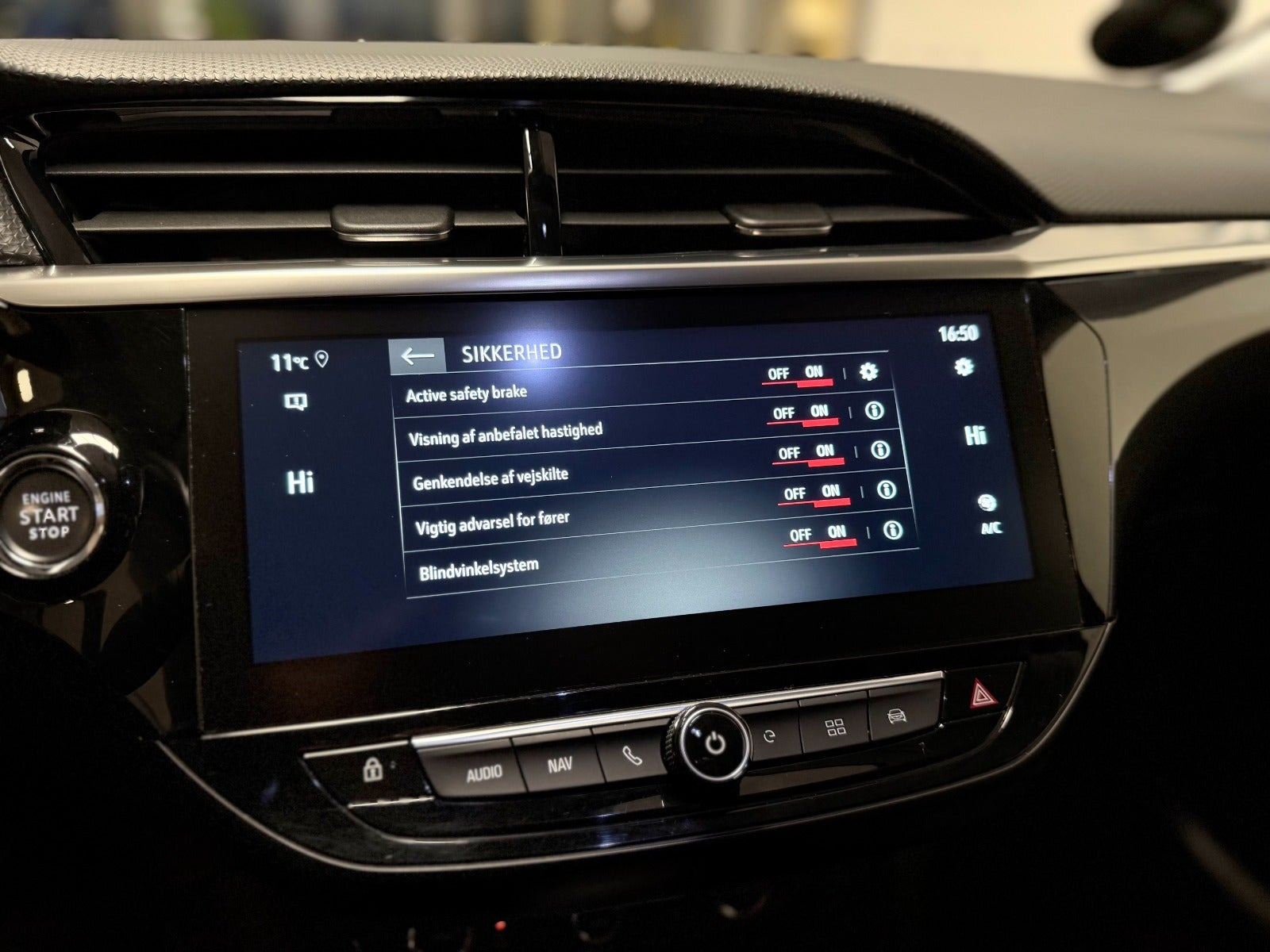 Rød Opel Corsa-e fra 2021