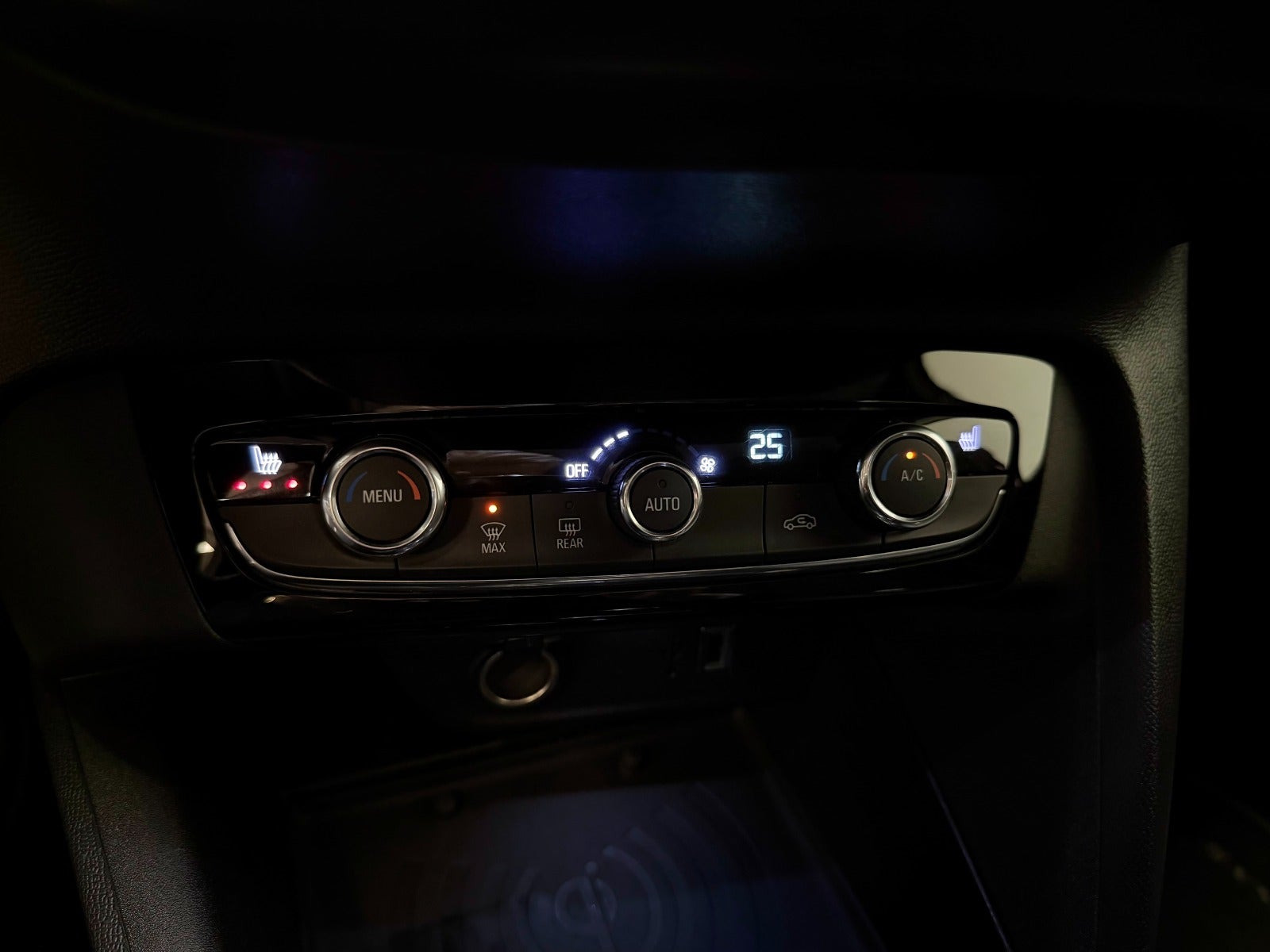 Rød Opel Corsa-e fra 2021