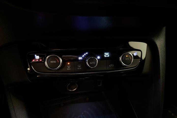 Rød Opel Corsa-e fra 2021