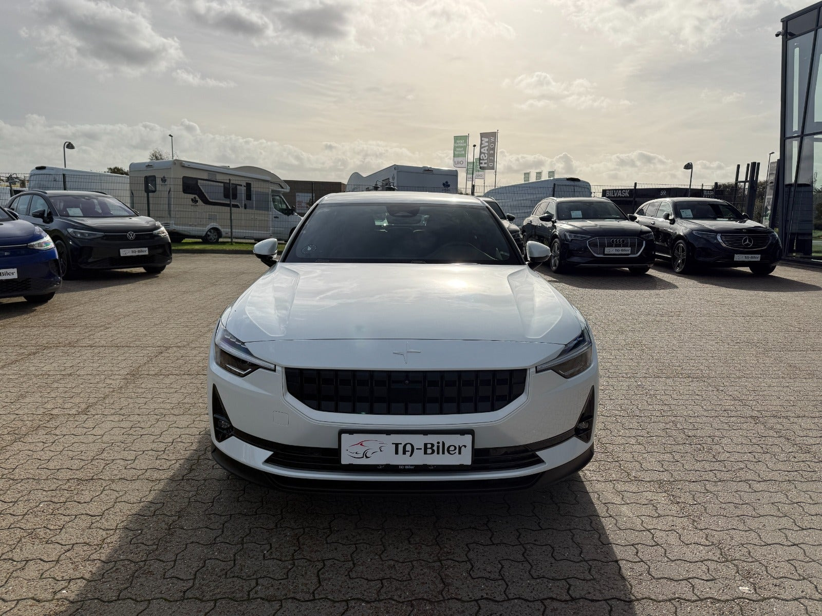 Hvid Polestar 2 fra 2023