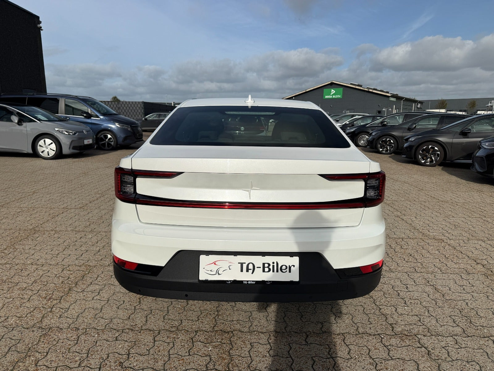 Hvid Polestar 2 fra 2023