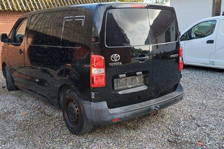 Sort Toyota ProAce fra 2021