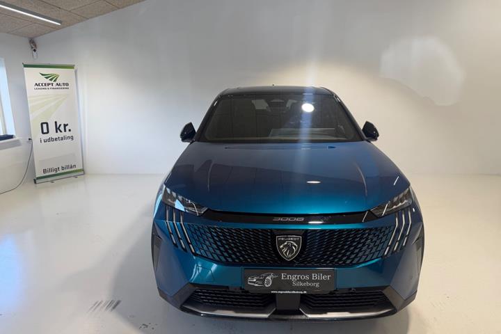 Turquoise Peugeot e-3008 fra 2025