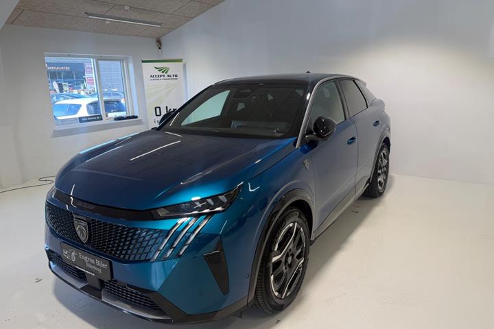 Turquoise Peugeot e-3008 fra 2025