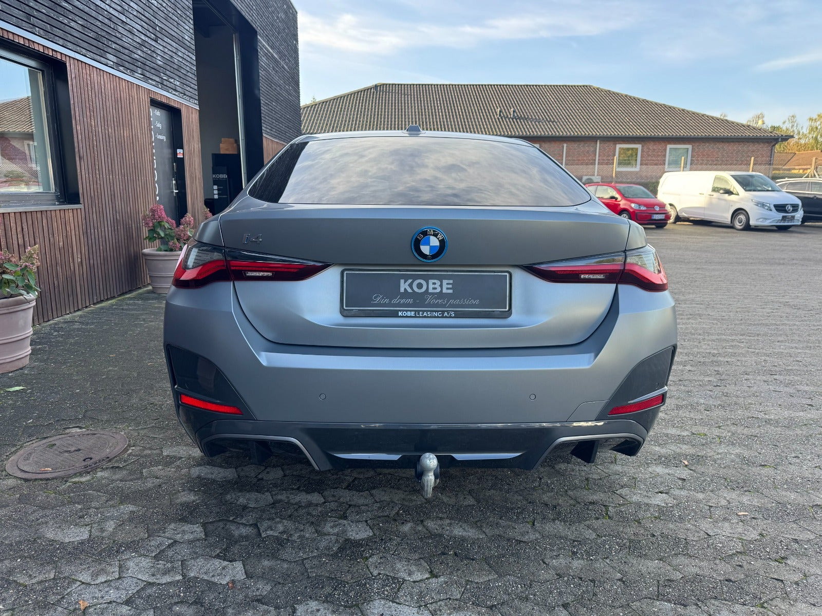 Grå BMW i4 fra 2023