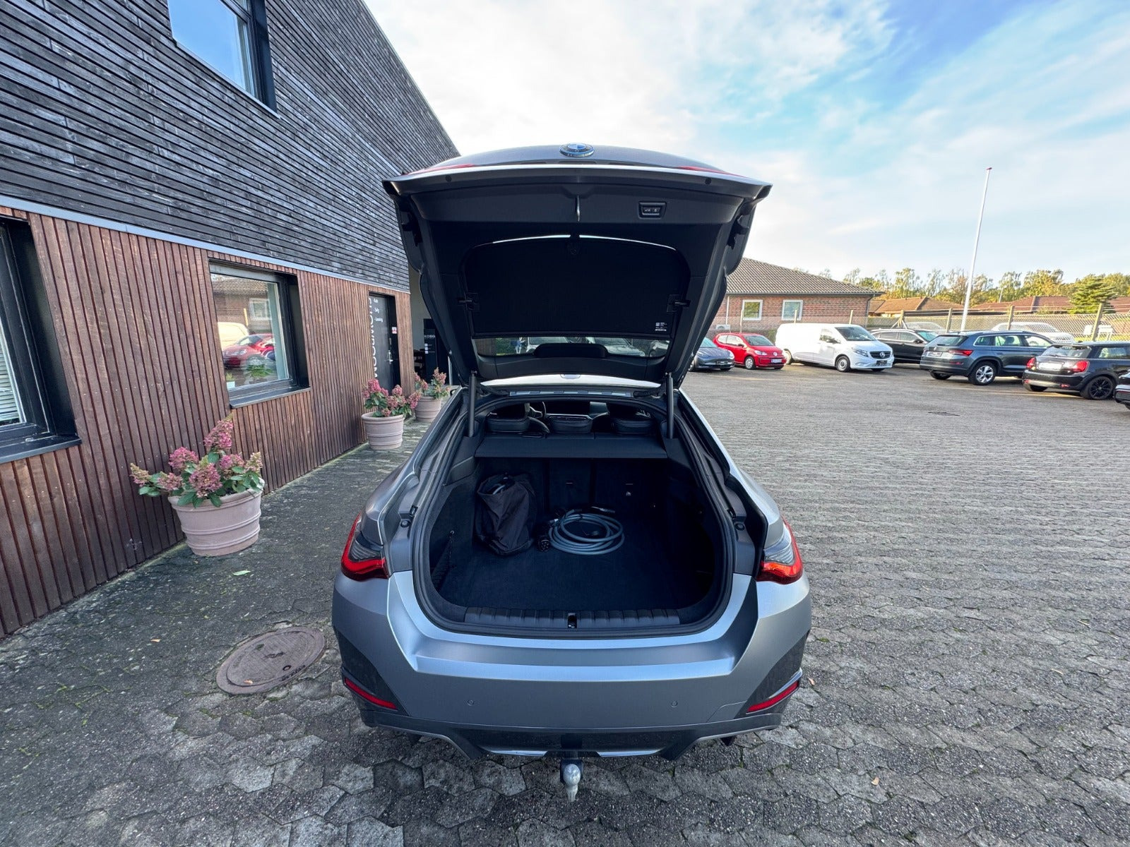 Grå BMW i4 fra 2023