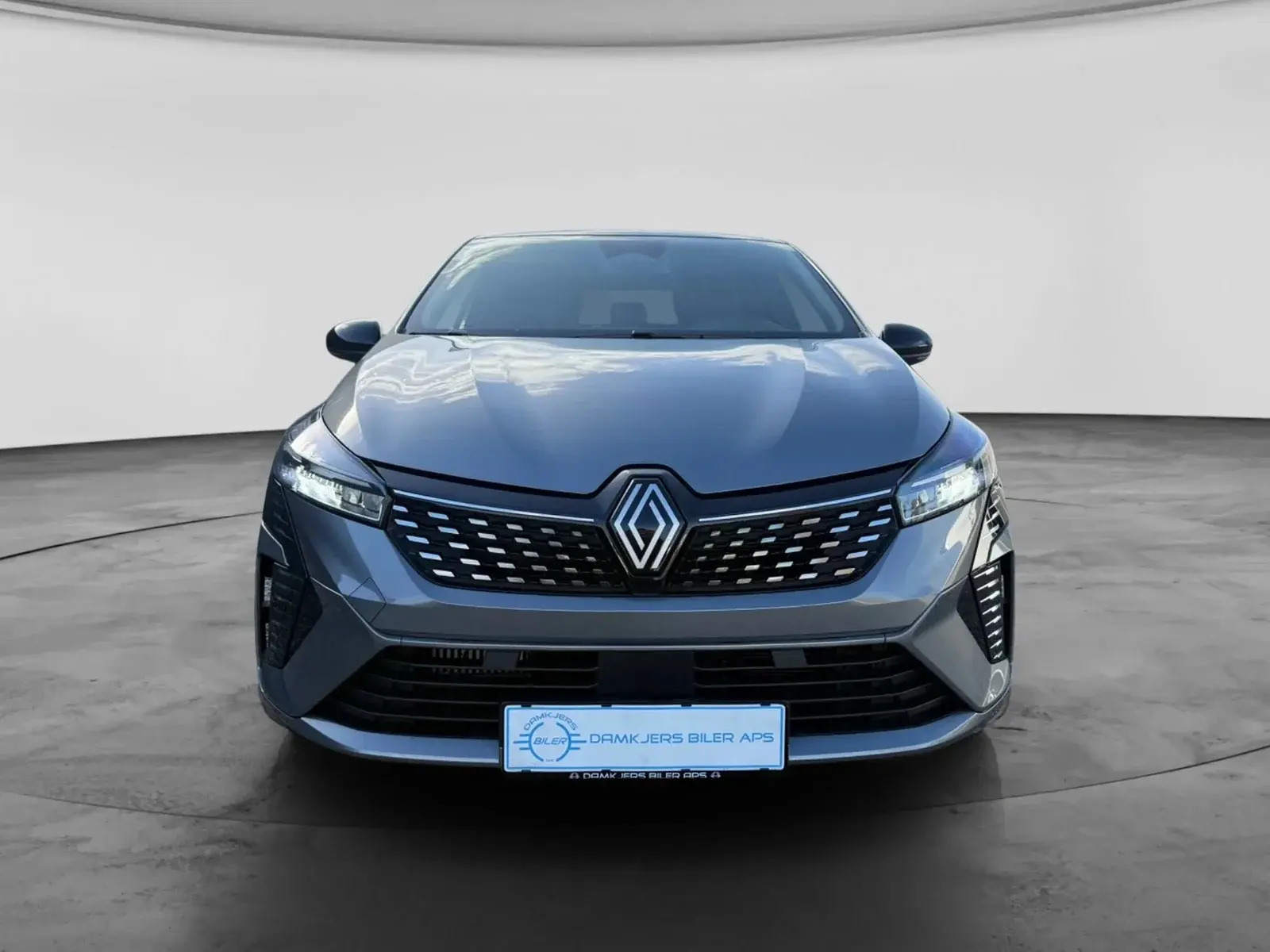 Grå Renault Clio V fra 2025