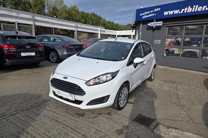 Hvid Ford Fiesta fra 2015