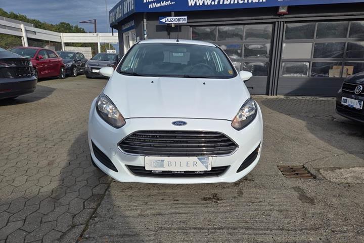 Hvid Ford Fiesta fra 2015