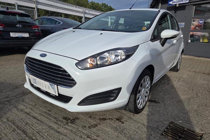 Hvid Ford Fiesta fra 2015