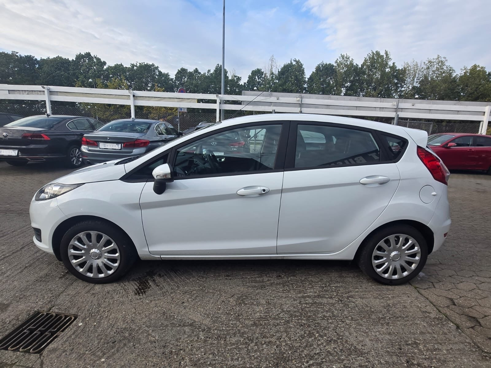Hvid Ford Fiesta fra 2015
