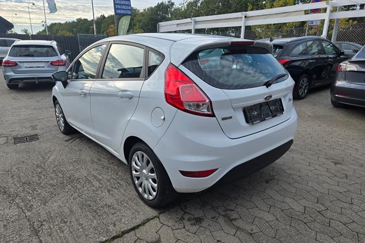 Hvid Ford Fiesta fra 2015