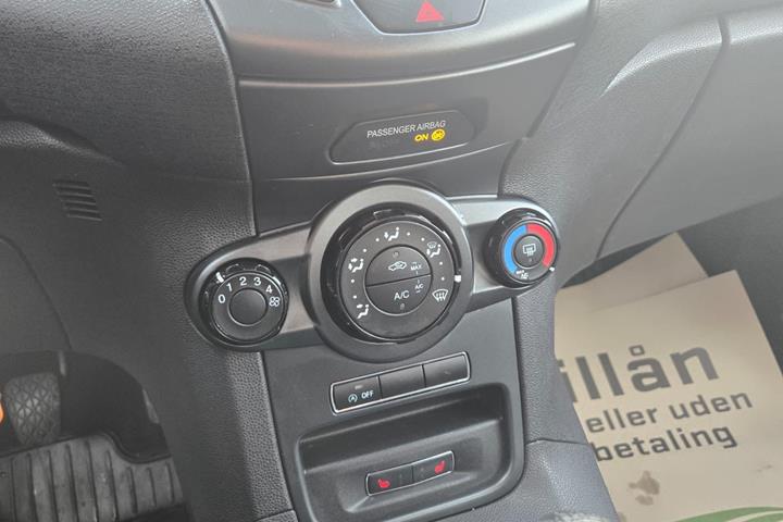 Hvid Ford Fiesta fra 2015