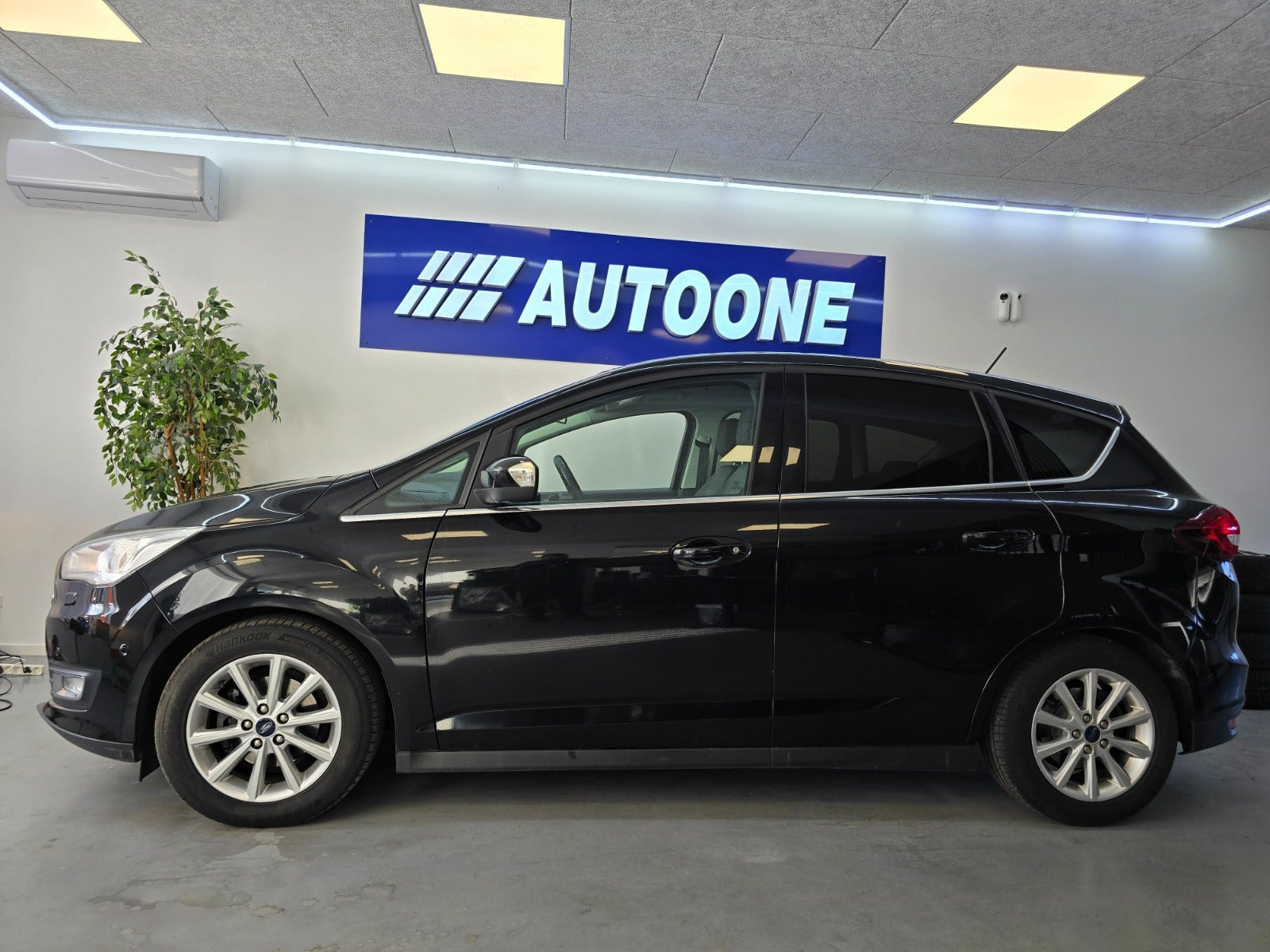 Sort Ford C-MAX fra 2017
