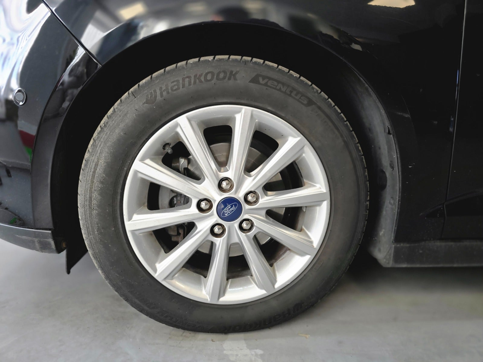 Sort Ford C-MAX fra 2017