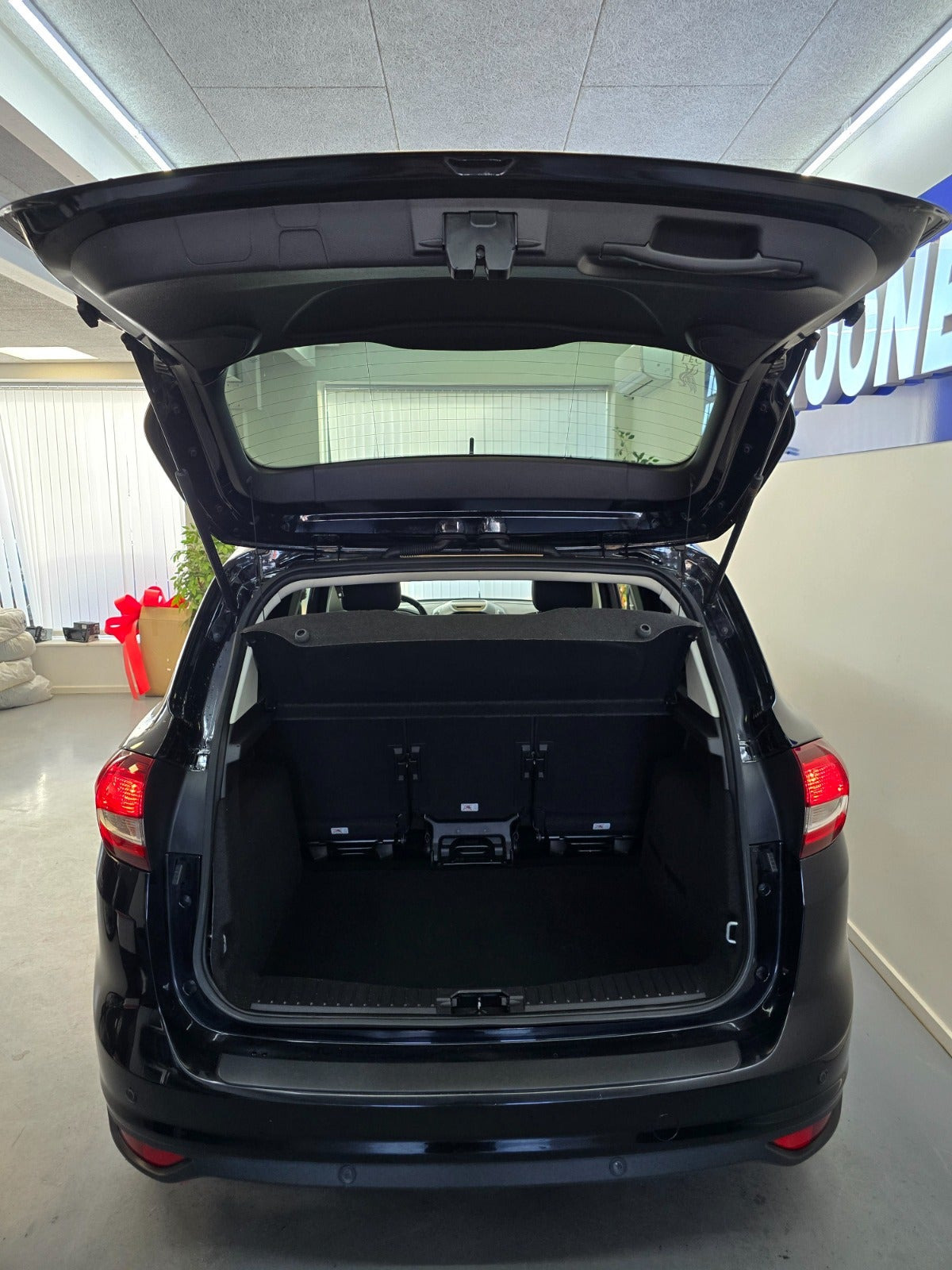 Sort Ford C-MAX fra 2017