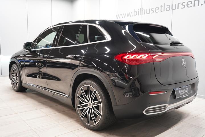 Sort Mercedes EQE350 SUV fra 2023