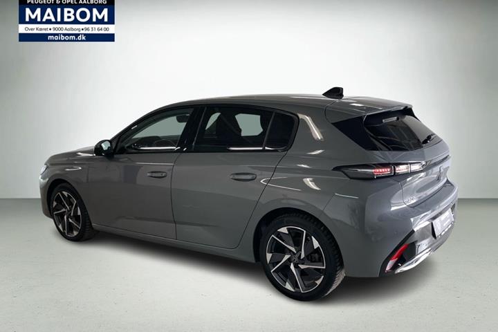 Grå Peugeot 308 fra 2024