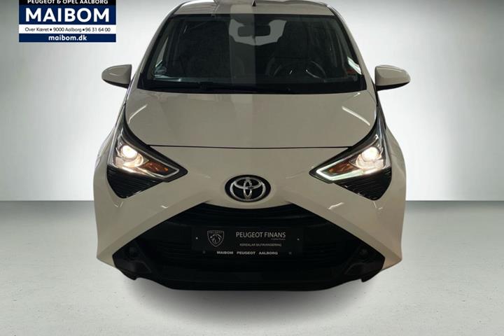 Hvid Toyota Aygo fra 2019