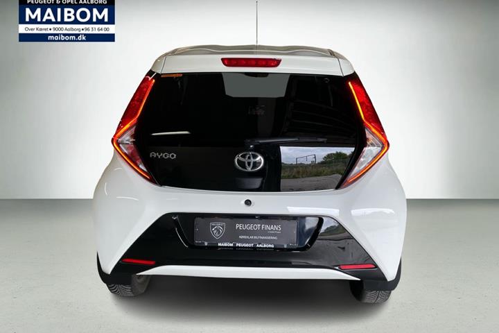 Hvid Toyota Aygo fra 2019