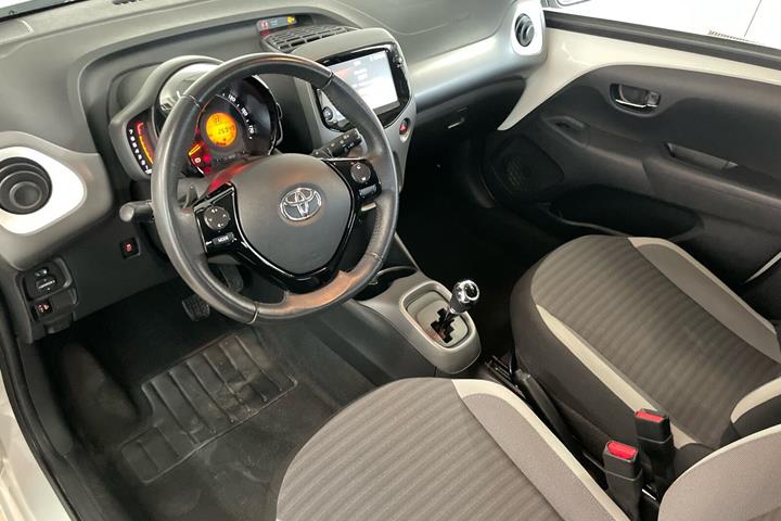 Hvid Toyota Aygo fra 2019
