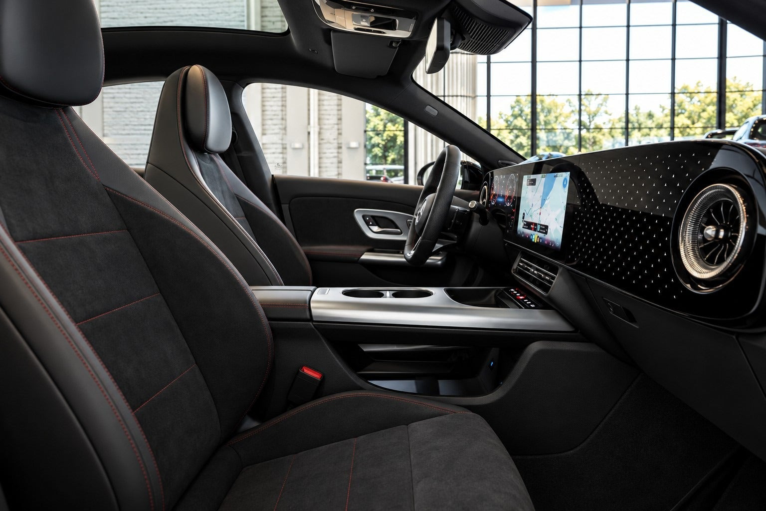 Blå Mercedes CLA350 fra 2026