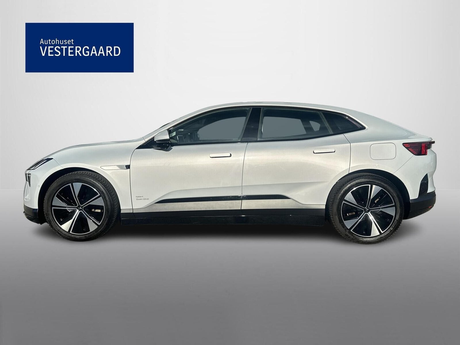 Sølv Polestar 4 fra 2025