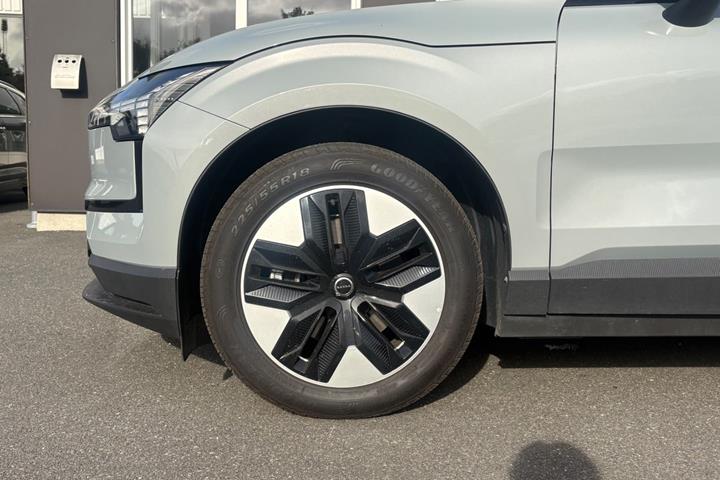 Grå Volvo EX30 fra 2024