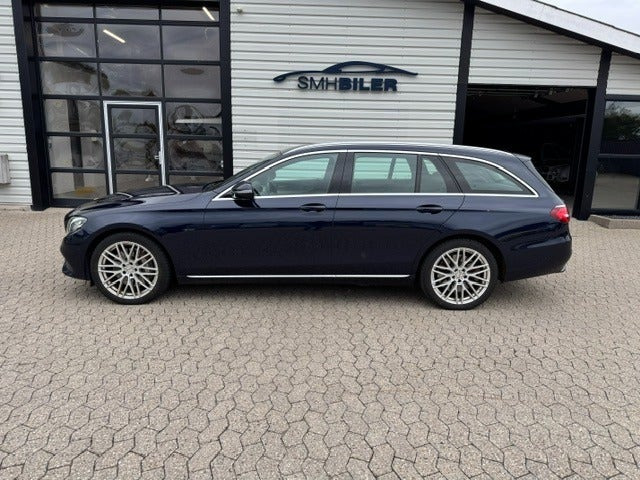 Blå Mercedes E300 de fra 2019