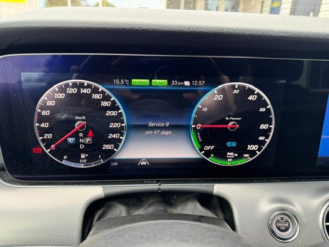Blå Mercedes E300 de fra 2019