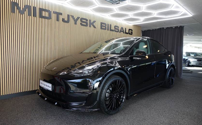 Tesla Model Y Long Range AWD