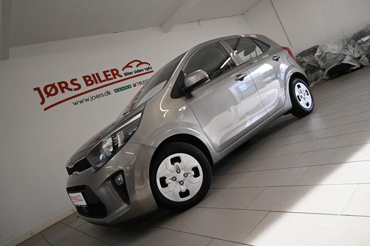 Beige Kia Picanto fra 2020 set udefra