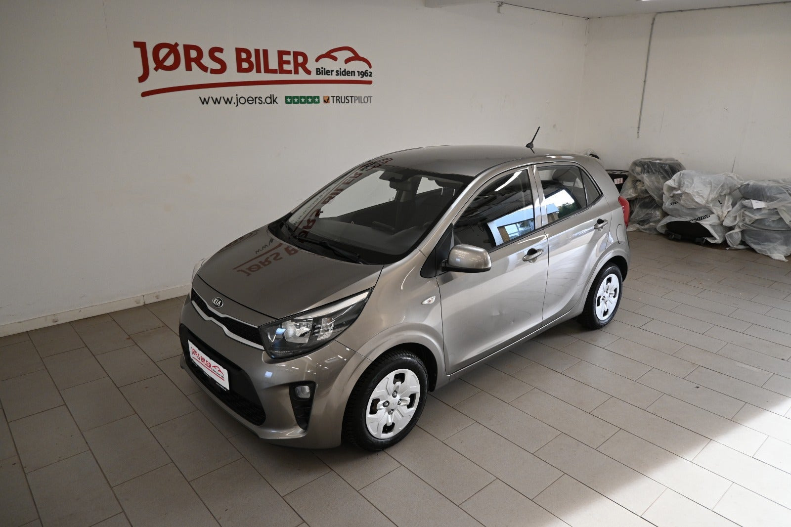 Beige Kia Picanto fra 2020