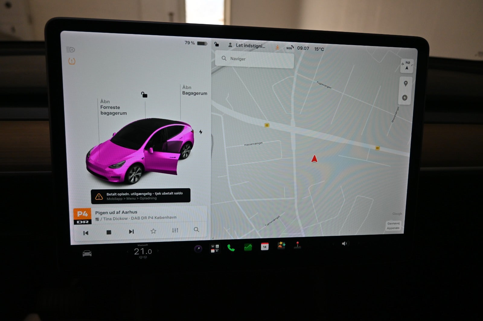 Hvid Tesla Model Y fra 2021