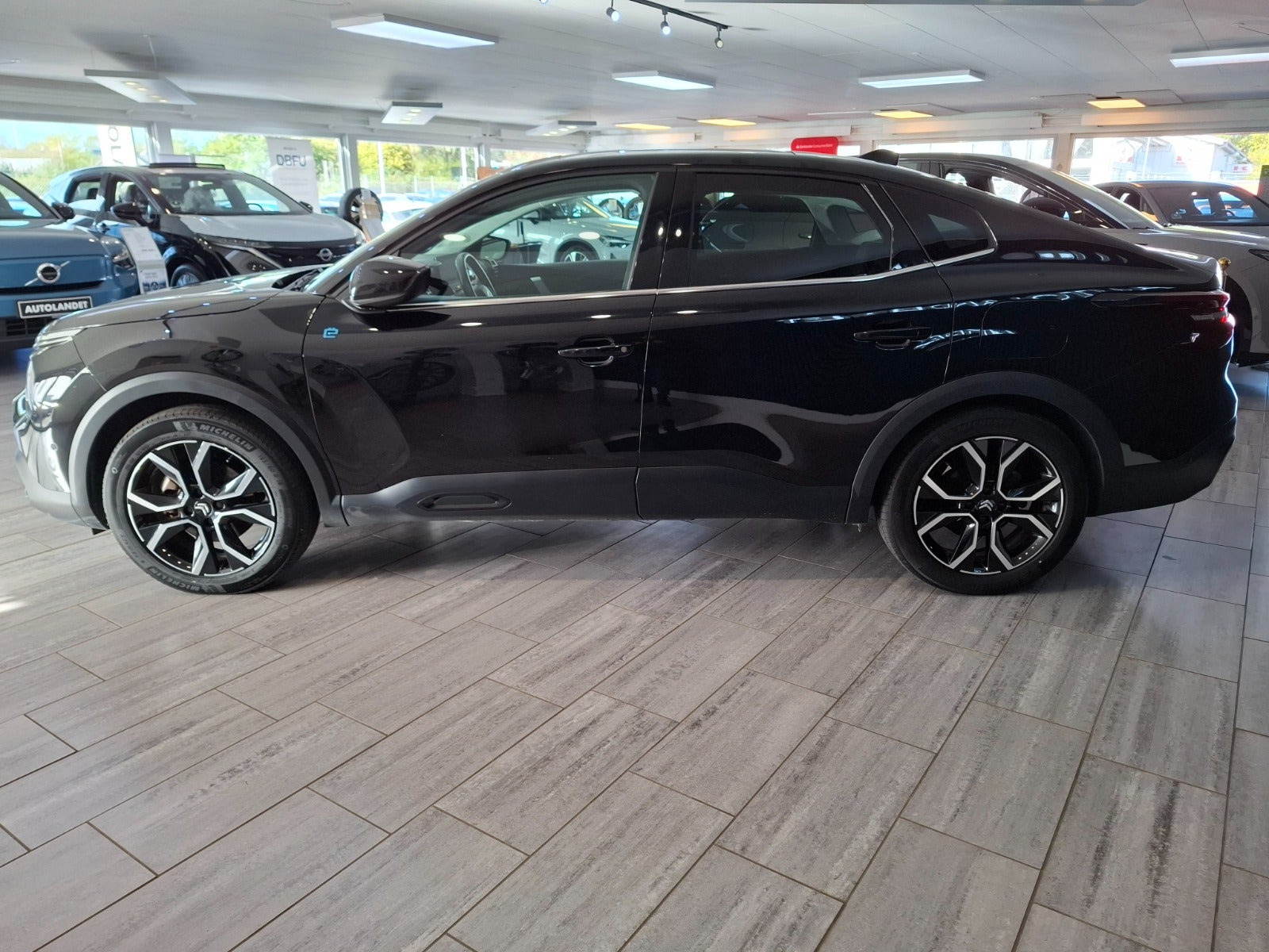 Sort Citroën ë-C4 X fra 2023