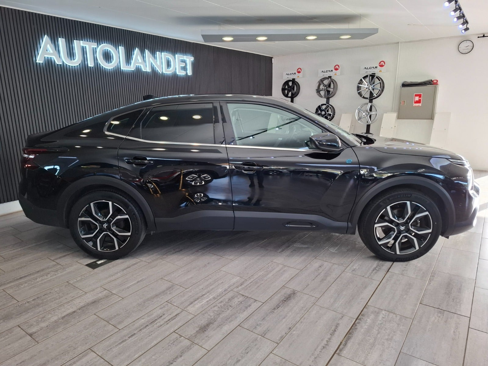 Sort Citroën ë-C4 X fra 2023