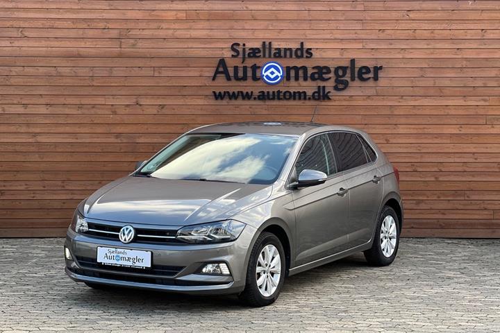 Beige VW Polo fra 2019 set udefra