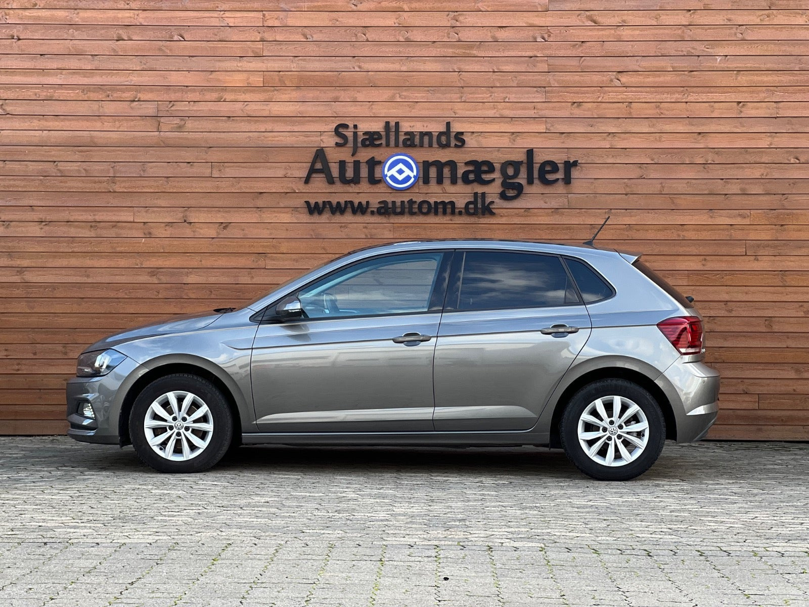 Beige VW Polo fra 2019