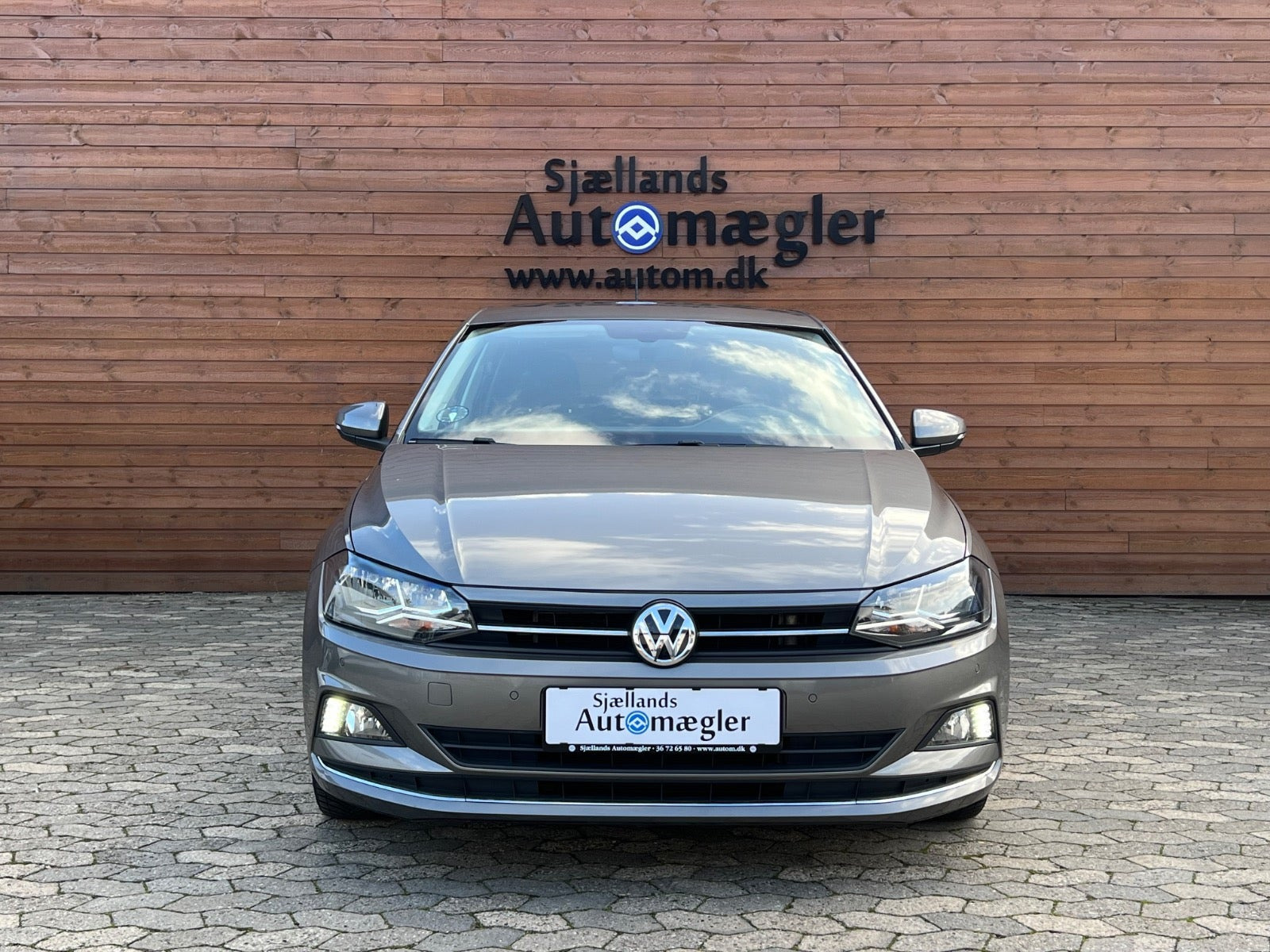 Beige VW Polo fra 2019